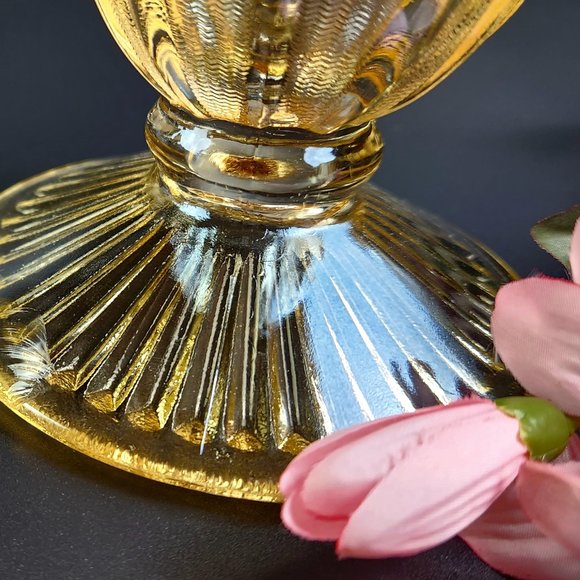 Accents Vintage Iridescent Iris Herringbone Pattern